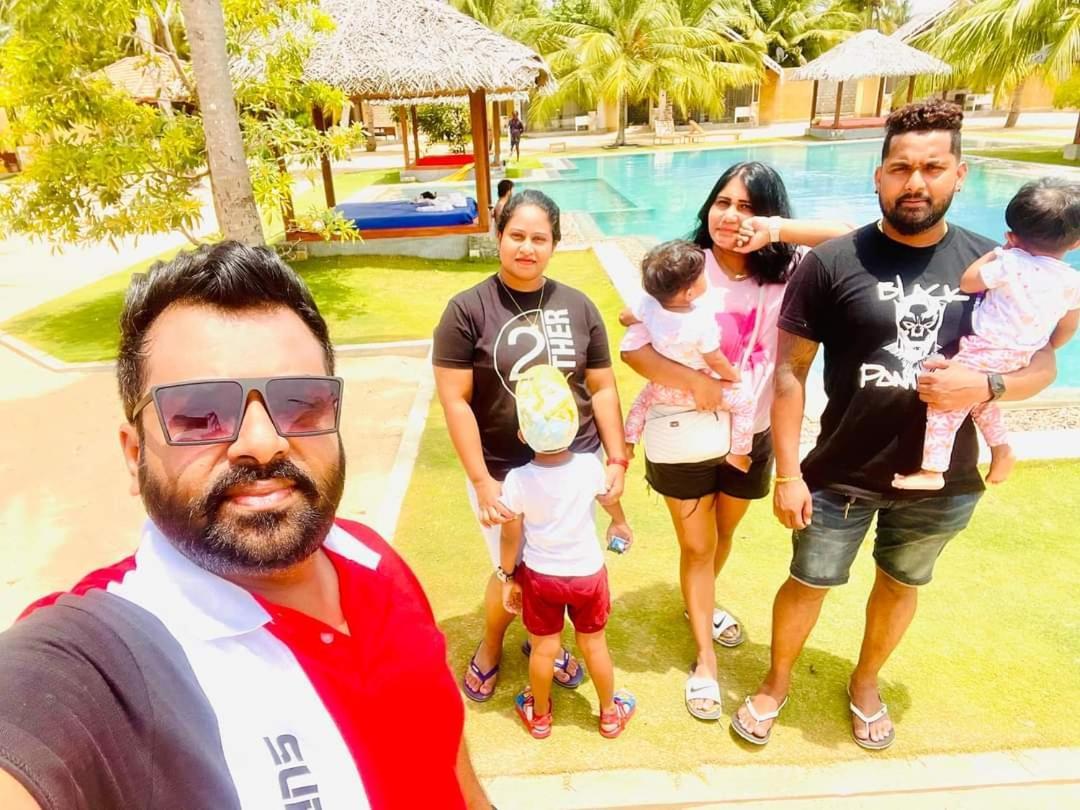 Blue Waves Kite Surfing Beach Resort Kalpitiya Exteriör bild