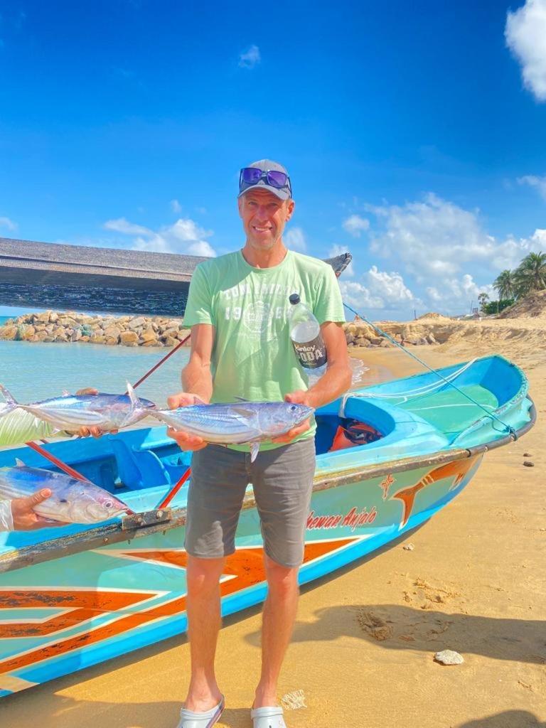 Blue Waves Kite Surfing Beach Resort Kalpitiya Exteriör bild
